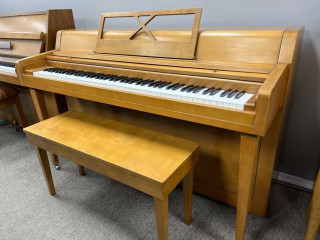 Yamaha 37&quot; Spinet - 1965